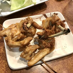 ひげ勝 - なんこつ唐揚げ、鳥手羽