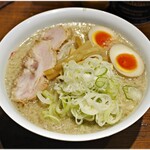 ラーメンの店 ホープ軒 - ワンタンメン+味付玉子 1050+100円 ネギ盛り後