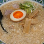 Ramemmemmaru - 背油たっぷりスープが美味しい！