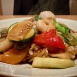 みこころ 無添加チャイナ935 - 具が豊作（ホタテ、エビ、豚肉、しめじ、ズッキーニ、パプリカ、南瓜、山芋、白菜、蓮根、カリフラワー、モロッコ隠元 　ブロッコリー、アスパラ、筍、人参、青梗菜？）