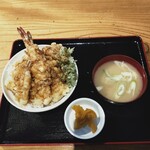 Wafuu Resutoran Kura - 海老天丼（みそ汁，漬物付き）