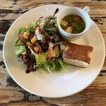 Bistro Vignon - 「Lunch A set」のサラダとスープ