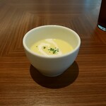 ウルフギャング・パック キッチン＋バー - コースランチのスープ