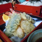 手打そば 甚作 - 天ざるにはオレンジも付いてる・・・