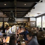 亀正くるくる寿司 - 店内