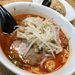 Shisen ryouri ryuuichiban - 坦々麺とニンニクチャーハン
                        これで800円