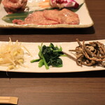 YAKINIKU TORANOYA - ナムル小