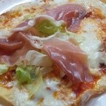 フォレスト工房・チキチキ - 生ハムとレタスのピザ（裏メニュー）