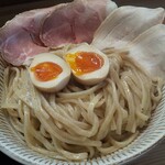 わ河馬 - 鶏白湯つけ麺大盛の煮卵チャーシュートッピの麺の方のup