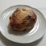カタネベーカリー - ぶどうパン(120円)