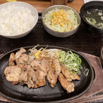 カルビ丼とスン豆腐専門店 韓丼 - 