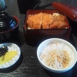 十吉 - かつ重セットのカツ重。タマゴとじではありません。タレが絶妙で美味。