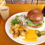 ザ・コーナー ハンバーガー＆サルーン - 