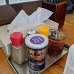 白河手打中華 賀乃屋 - 卓上調味料