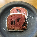 中村食糧 - いちごみるく味とチェリーのシュトーレン