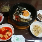 韓国食堂かおり オンニネ - 海鮮石焼ビビンバ¥970-