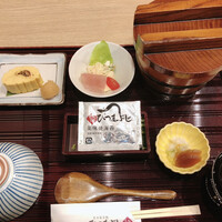 うなぎ和食 しら河 名駅店 - 蓋を開ける前