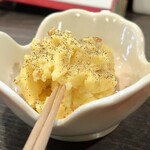 つかふき屋 - うずらの燻製ポテサラ