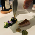 エスキス - 勝浦産金目鯛　春菊　豚足の脂　コウイカのソース　麦味噌と柚子