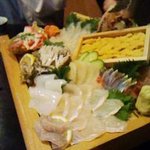 刺身盛り合わせ。山口県産のウニは全く臭みと薬品臭さも無し！