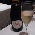 ヴァン・ド・レーヴ - NV CHAMPAGNE MONTAUDON RESERVE PREMIERE BRUT a Reims　1365円/120mlグラス