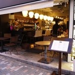 SPUMO - 明治通り沿いのオープンテラス