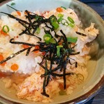 Kaisen Nihonshu Hokkori - 出汁に泳ぐ鮭とイクラ〜！