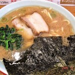 栃木家 - 茶濁スープに吉村家系を予感