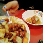 ラーメン桐生 - 御婦人も喜ばす友人の手の動き