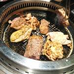 Yakiniku Koubou Yakiya - 焼肉ロースターで…