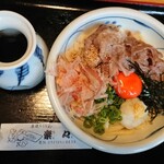 手造りうどん 楽々 - 黒毛和牛釜玉(冷)