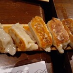 餃子日和わらん 新潟西店 - 