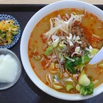 聚福園 - 四川風担々刀削麺