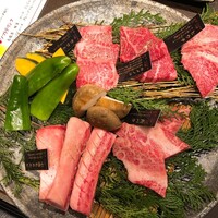 近江牛専門店 万葉 まえだ亭 - 近江牛5種