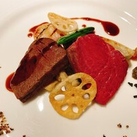 Grill&Dining G - 和牛フィレ肉の軽い赤ワイン煮込みとそのランプ肉のグリル　 　　2種のコンディメントを添えてキノコとのアンサンブル