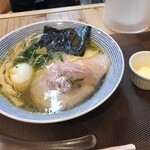 らぁ麺 桃の屋 - あっさり塩玉らぁ麺＋バター