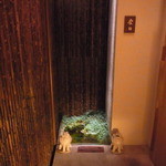 虎白 - エントランス