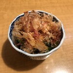 一品料理 高倉 - お通し（ほうれん草のおひたし）