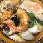 Yoshimi udon - 鍋焼きうどん