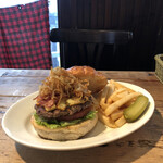 GRILL BURGER CLUB SASA - 数量限定 『代官山ＢＵＲＧＥＲ￥1630』 『ランチビール¥300』