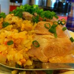 中華料理 鳳凰 - いやー、このフォルム、このテクスチャー、とくとご覧ください。見るだけ、視覚だけでも美味しさが伝わってきます。