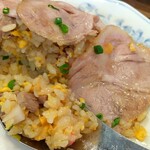 中華料理 鳳凰 - ぐんぐんぐんぐんと食べ進めます。