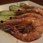 福建家庭料理 旬の香 - 「有頭海老の香り揚げ」：甲殻パワーが黒胡椒の香りで引き締められて、ビールと共にハジケます！