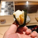ぬま田 - カラスミと餅を海苔巻きで