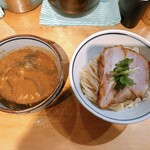 煮干麺 新橋 月と鼈 - 濃厚煮干しつけ麺（並盛）