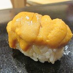 日本橋蛎殻町 すぎた - 昆布盛のエゾバフンうに。
