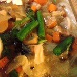 刀削麺酒家 - 野菜たっぷり五目刀削麺