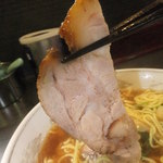 ラーメン ふくや - しょうゆラーメンのチャーシューのアップ　【　２０１２年８月　】