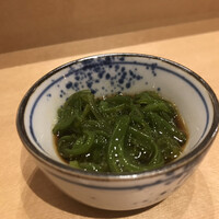 まんてん鮨 日比谷オクロジ店 - 宮城県産 めかぶ