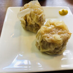 四川担担麺 蒼雲 - お肉と玉ねぎの甘味がふんわり広がるシュウマイ！！
      どれもサイドの次元じゃあない∑(ﾟДﾟ)